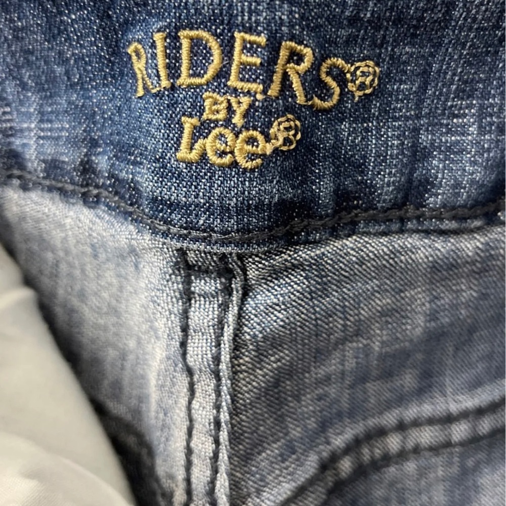 Women’s Jean Shorts (Like New/22W) - Picture 5 of 5